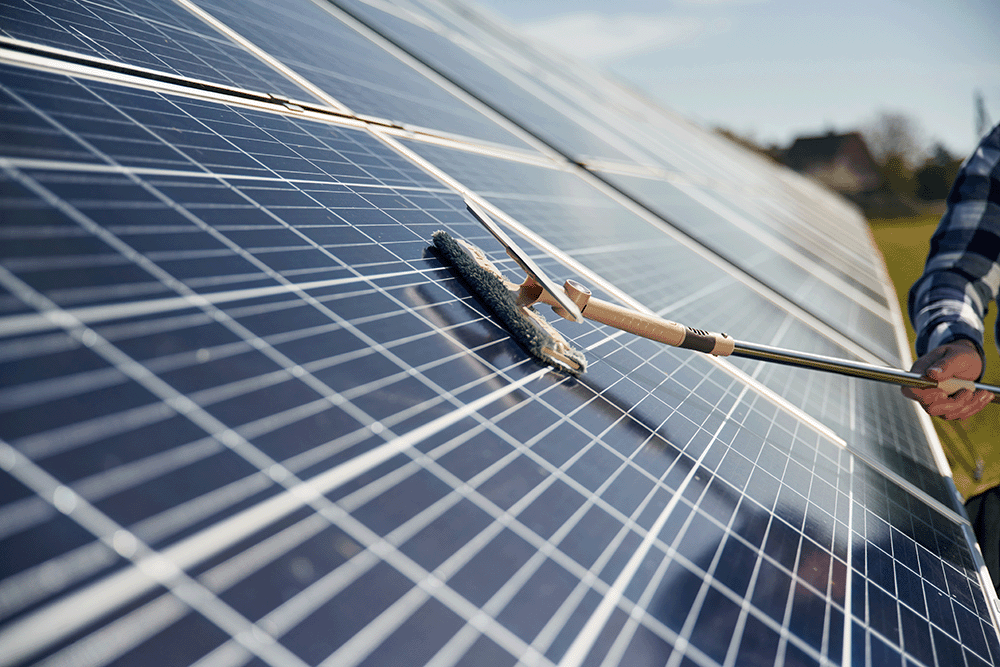 Reinigen van zonnepanelen met osmosewater